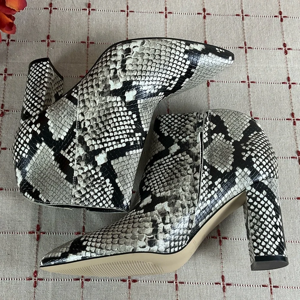 Marc Fisher “Unno” Snakeskin Embossed Ankle Boots Pointed Toe Heeled Bootie 6.5 - Picture 6 of 7